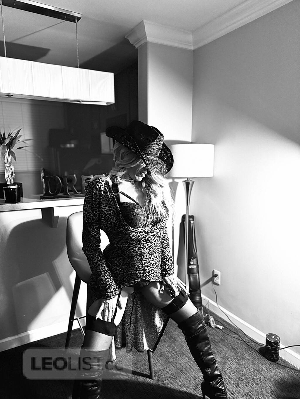 SEXY SENSUOUS SKILLED MILF IS READY 2 PLAY | Edmonton | EdmontonCentral |  Female Escorts | LeoList