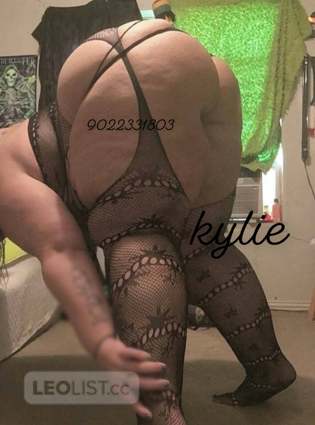 Millie Carter’s iconic pose.