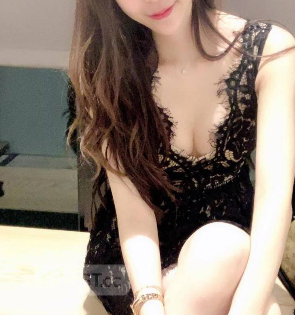 yonge/bloor new open new girls nice body good massage and se | City of