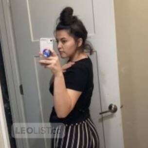 im available 24/7,i sell party favs and i do online service profile image