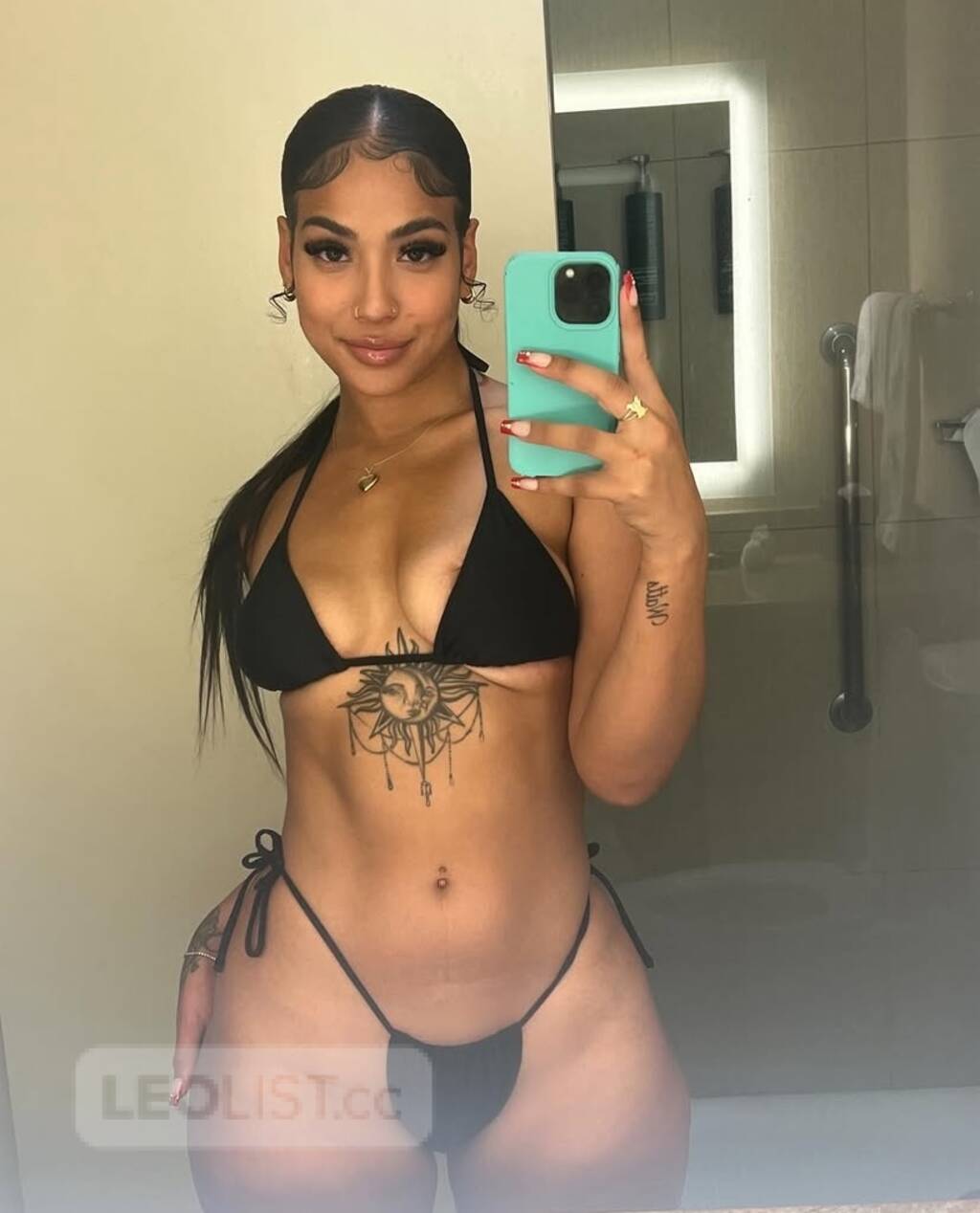 party girl available in call outcall 