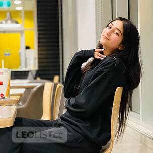 Hot independent girl available for full service profile image