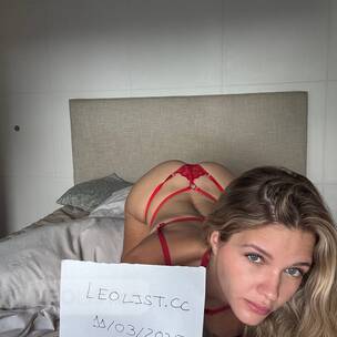 Looking for friend with benefits - wet &amp; juicy fat ass 20yo profile image
