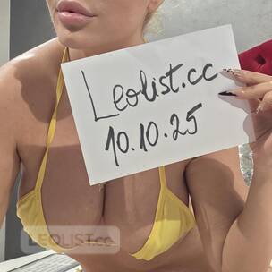 𝓝𝓔𝓦 Hot Busty MILF ఌ Blowjob Queen profile image