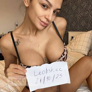 Ex Cheerleader Horny and party friendly 24/7 profile image