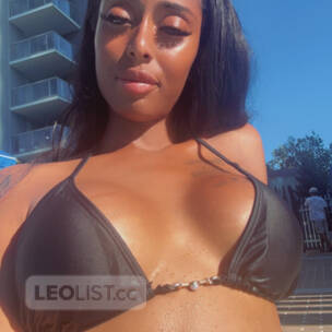 Pretty little freak (Surrey) profile image