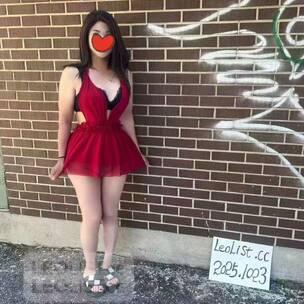 Independent Real Thick Chinese with nice ass profile image