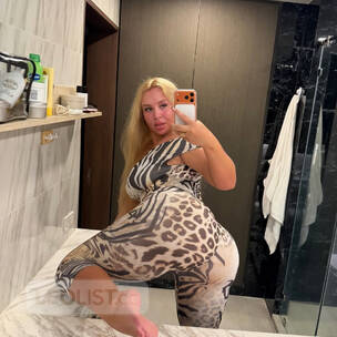 Sweet and juicy. DM ME 2 5 3 9 0 5 4 0 8 6 profile image