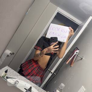 TIGHT PETITE NEW IN TOWN profile image