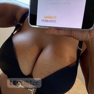cautionslippery wet curvy body juicy lips profile image