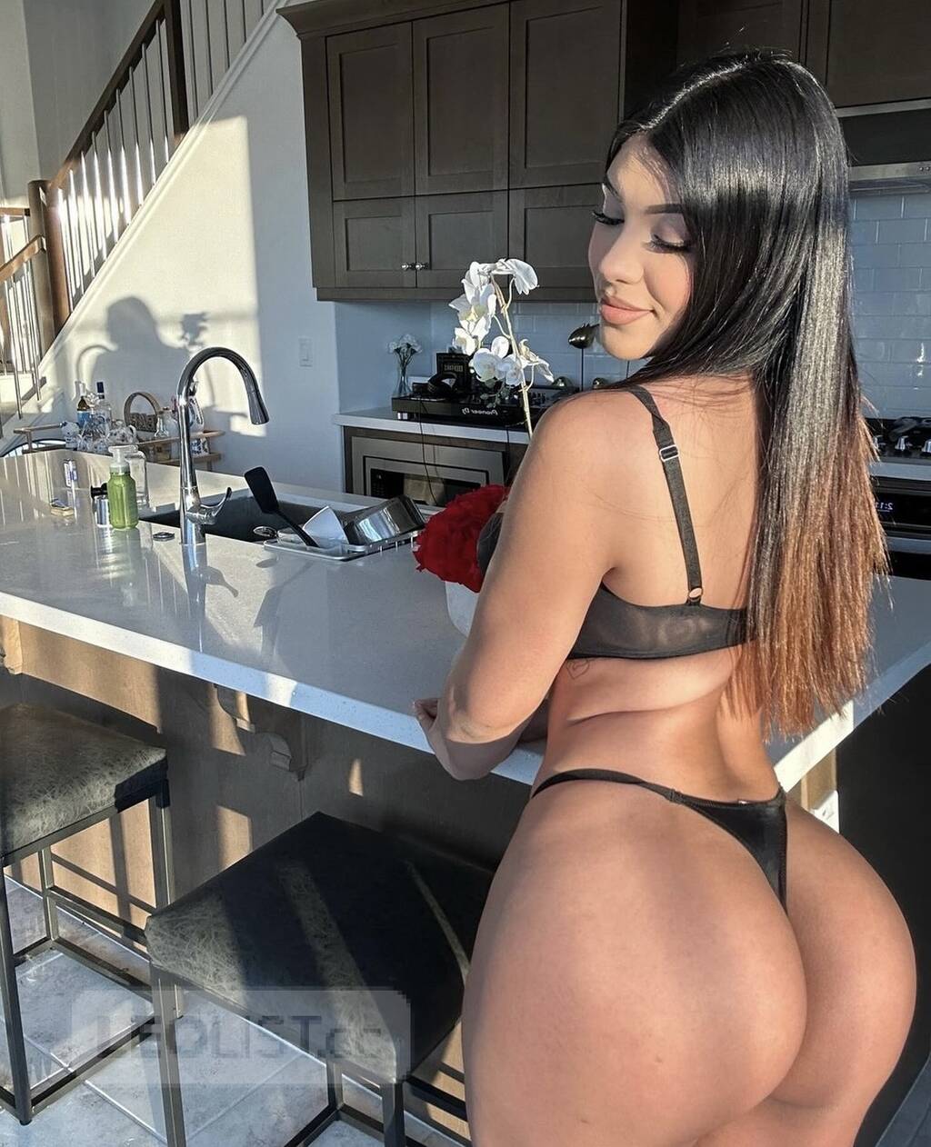 Sexy Latina ready for you * AVAILABLE NOW 